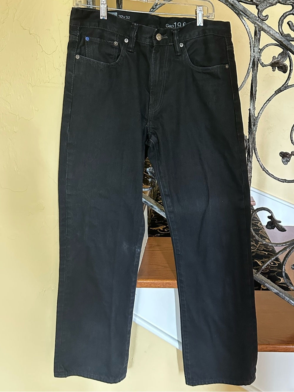 Gap 1969 Men’s Black Straight-Leg Jeans